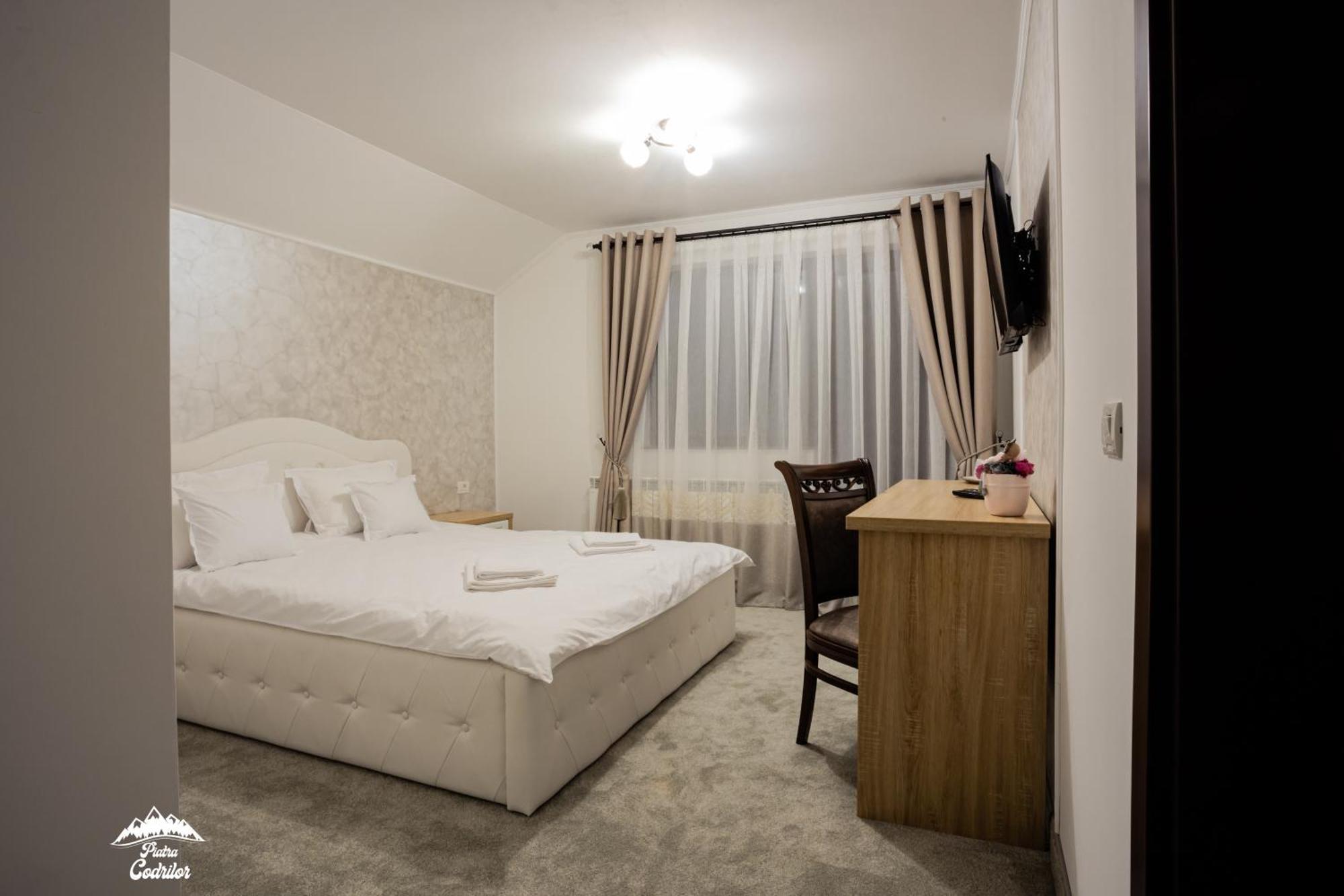 Piatra Codrilor Hotel Dorna-Arini Kültér fotó